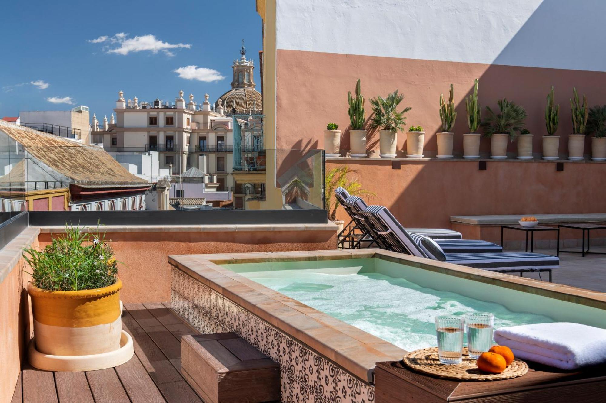 Casa Bedoya Suites & Colors By Magno Apartments Seville Luaran gambar